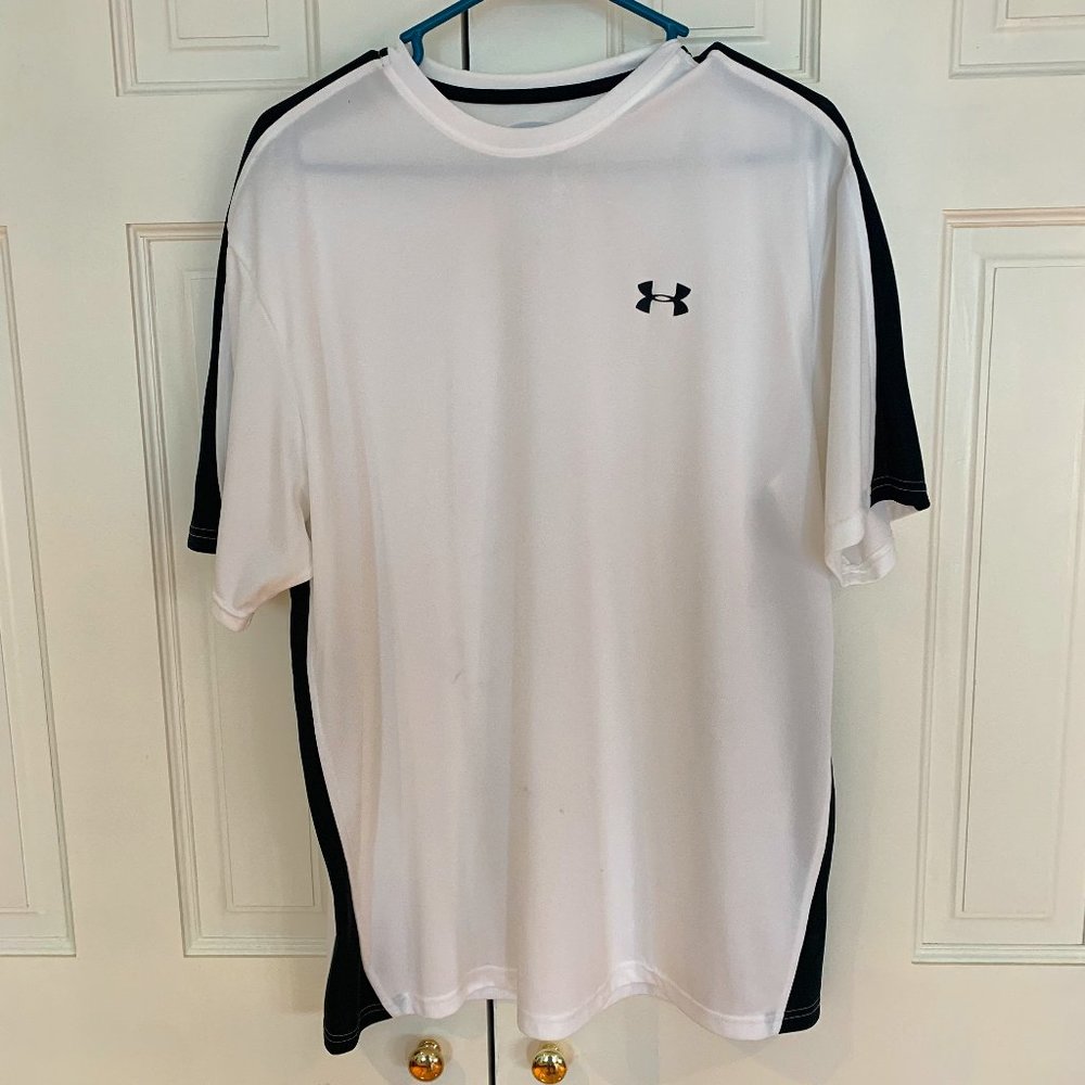 Under Armour short sleeve tee shirt/Large